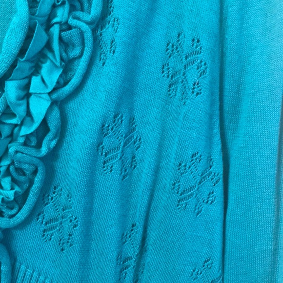 Stylish sweater! - Picture 4 of 4